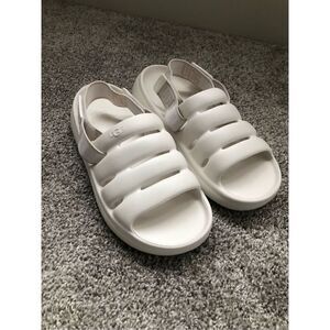 UGG Sport Yeah Women’s size 9 Sandals